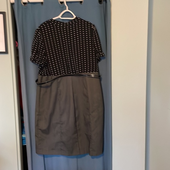 EUC pencil dress with belt and ruffled neckline - Picture 4 of 8